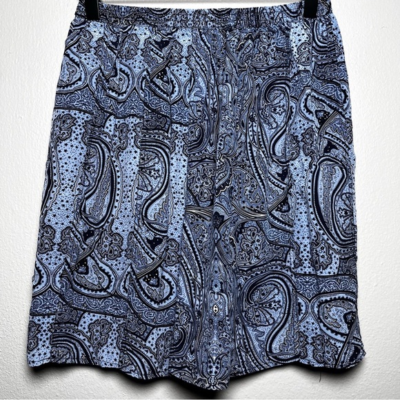 Women 100% Silk Paisley Shorts Medium Blue Pull On Lightweight‎ Trouser Pleat - Picture 1 of 5